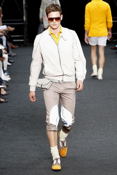 Look 2